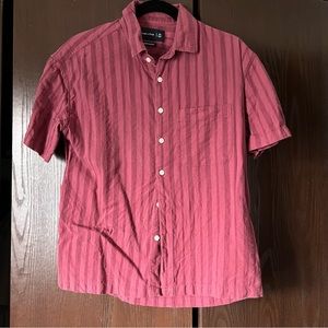 Abercrombie & Fitch Mens X-Small Oversized Button Up Shirt in Wine Red
